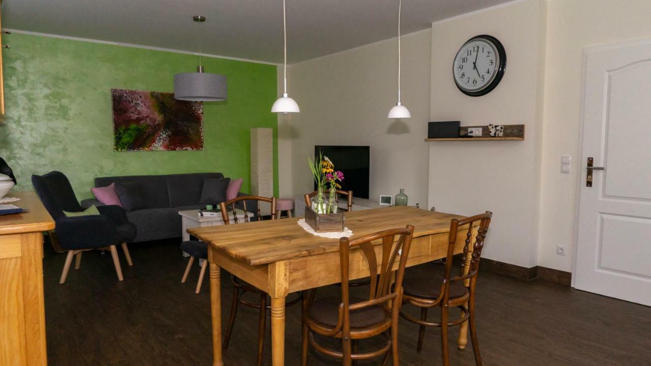 Ferienhaus Alte Schule Volkesfeld Bagian luar foto